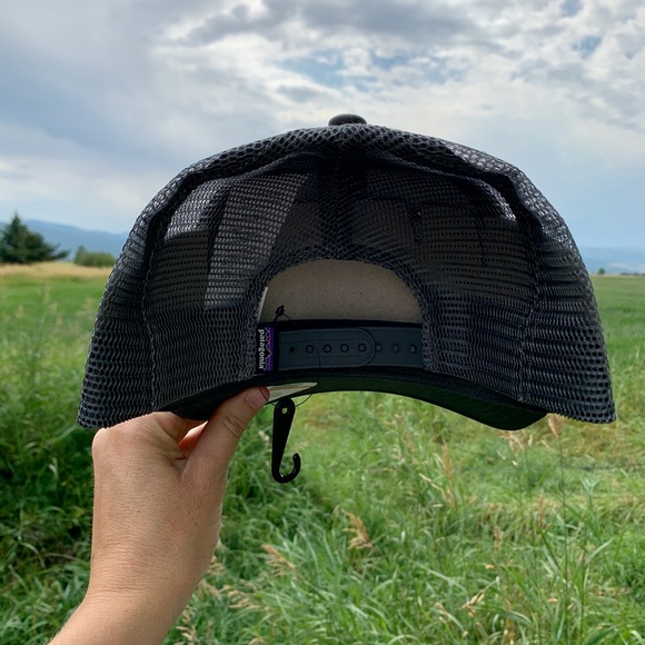 NWT Patagonia Bear Trucker Hat - Dark Grey - Picture 3 of 4